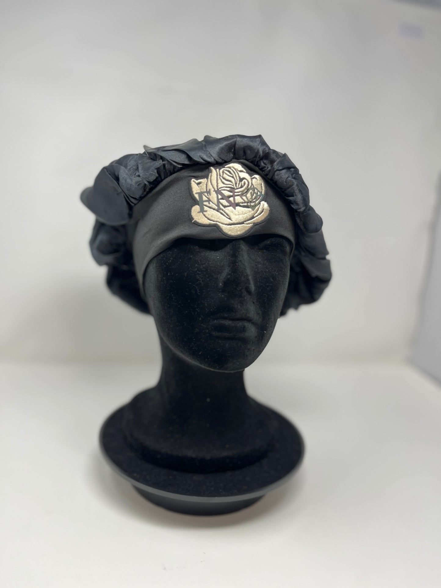 Fearless rose bonnet ( black )