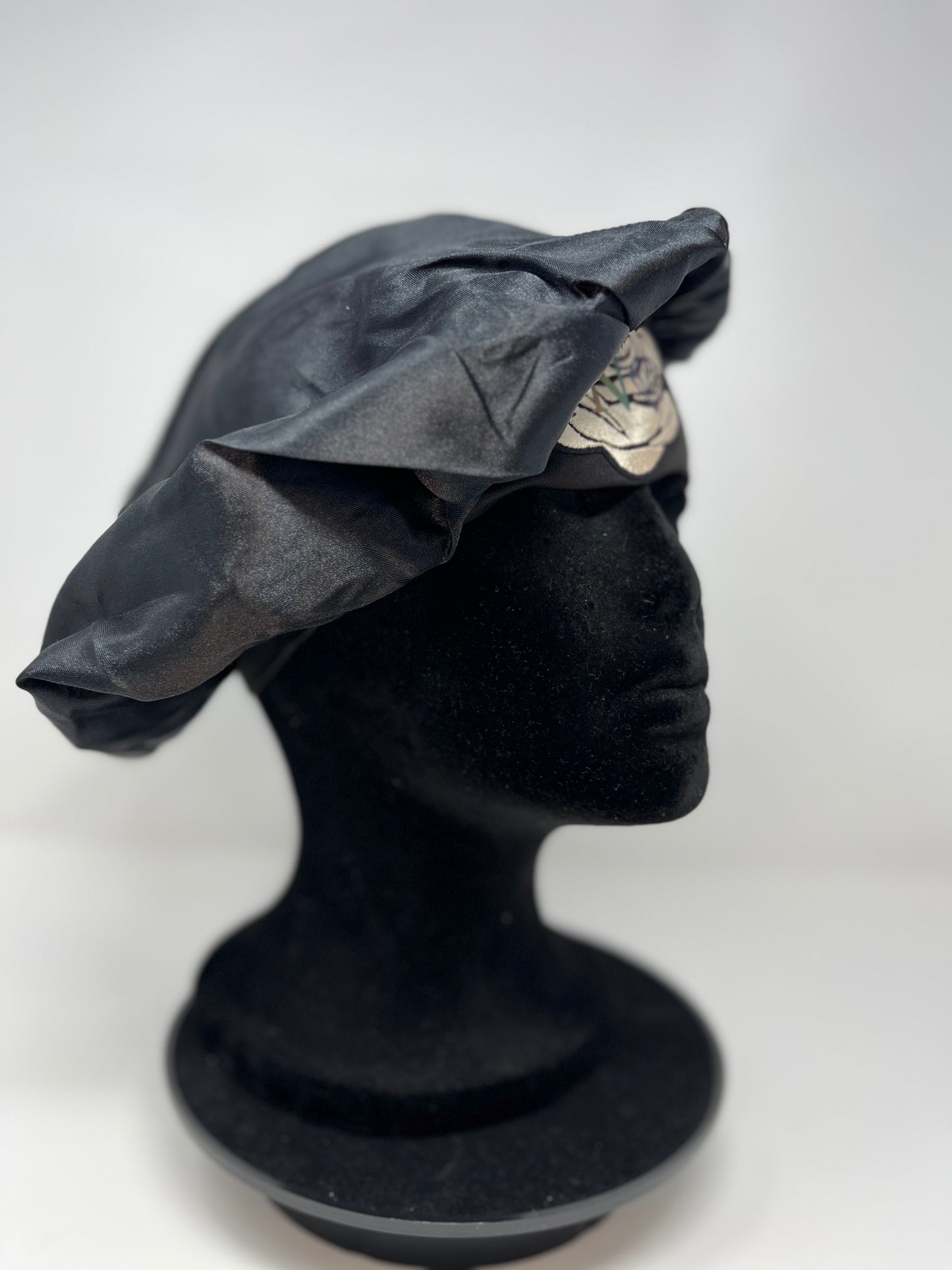 Fearless rose bonnet ( black )