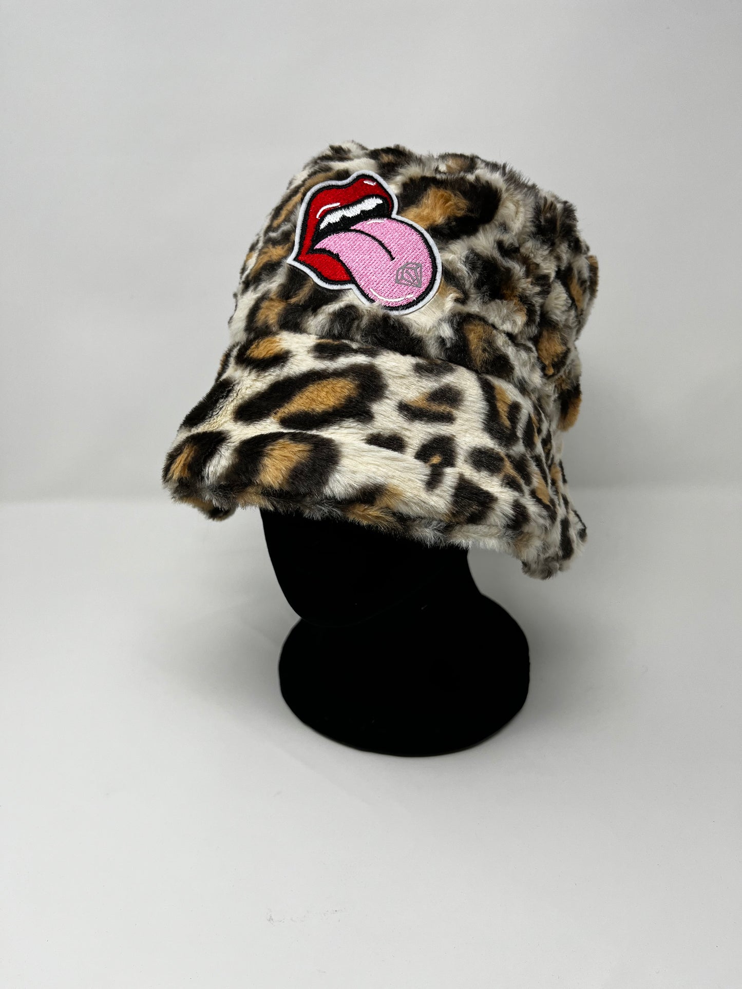 Fearless lick leopard fur bucket