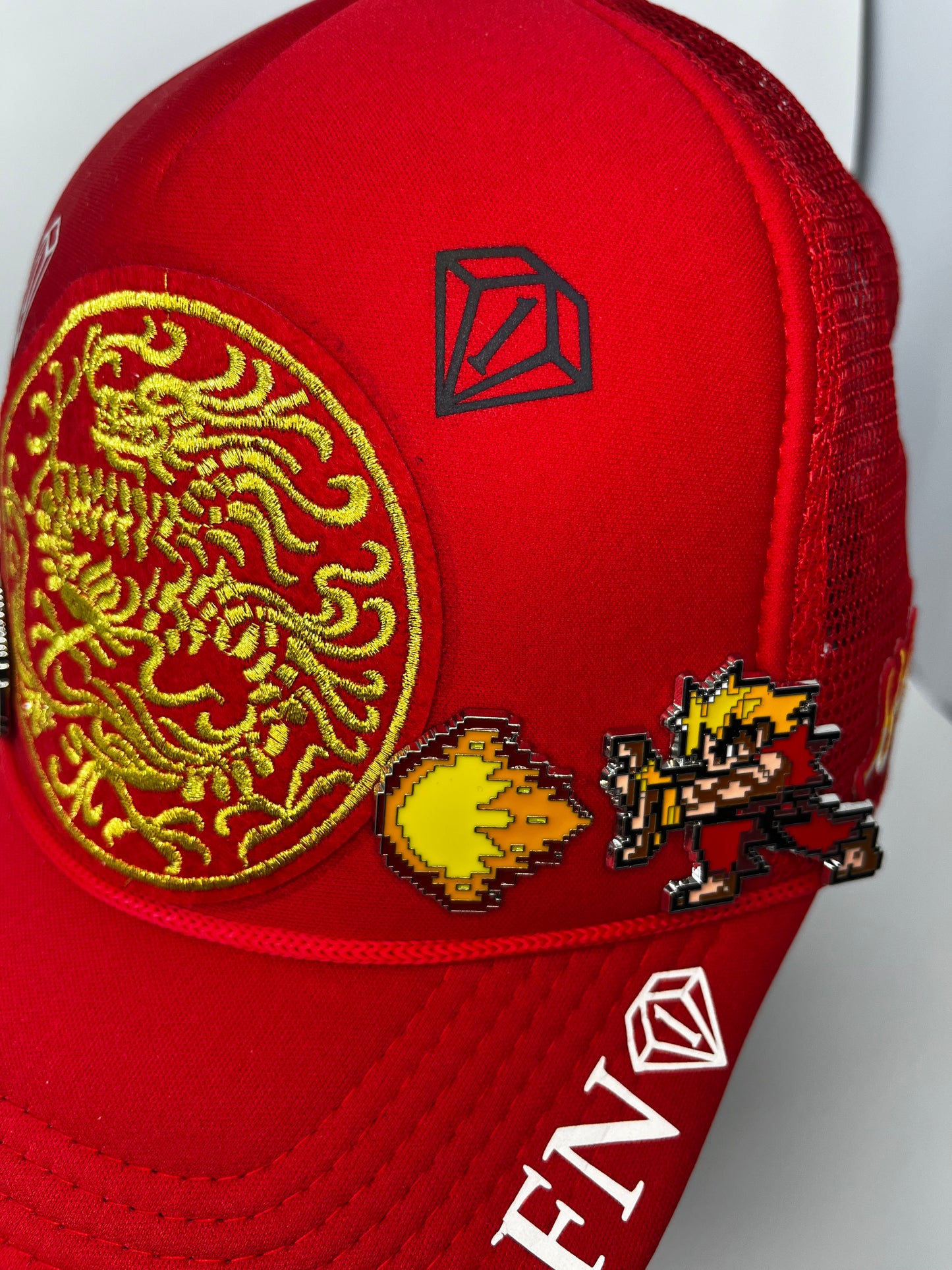 Ryu vs Ken dragon style trucker hat (red)