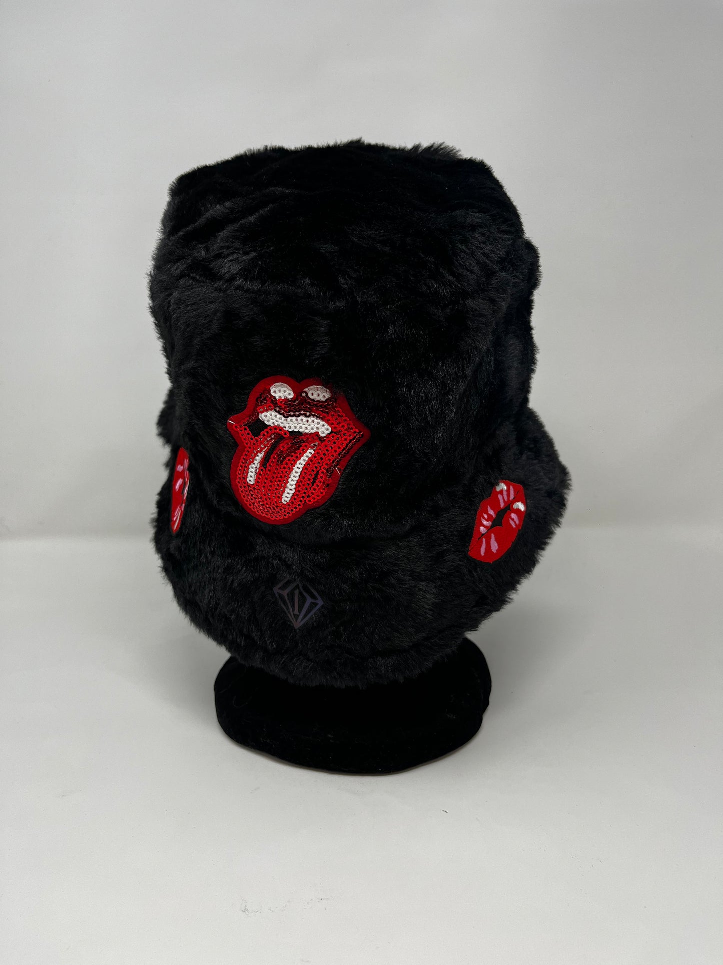 Fearless lick fur bucket (blk)