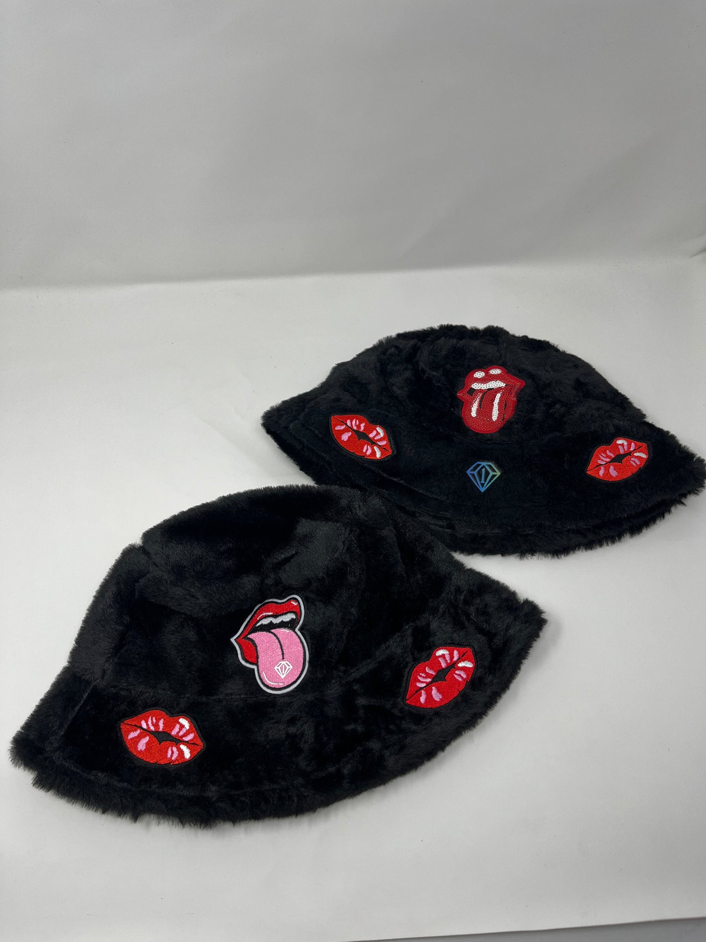 Fearless lick fur bucket (blk)