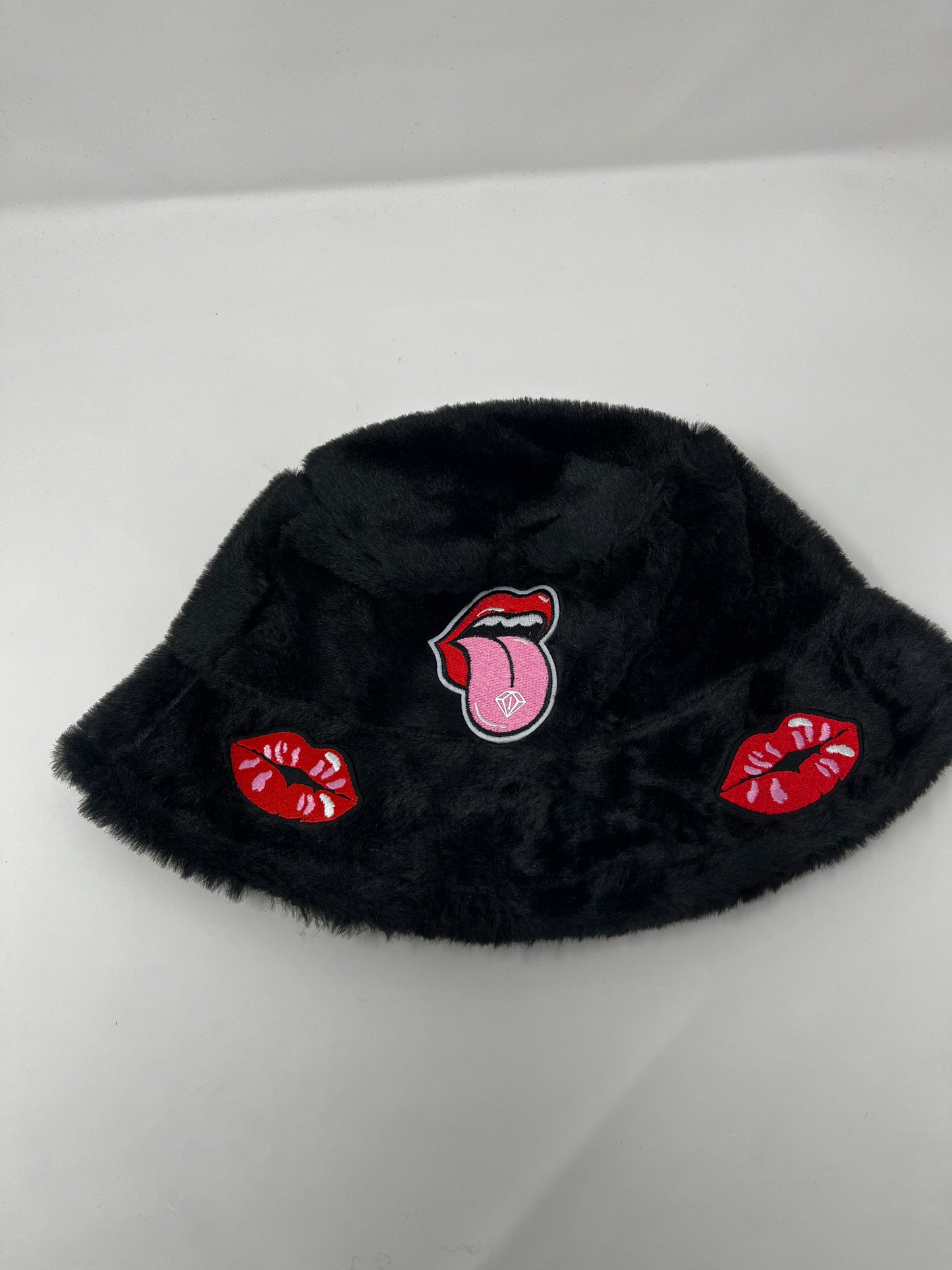Fearless lick fur bucket (blk)