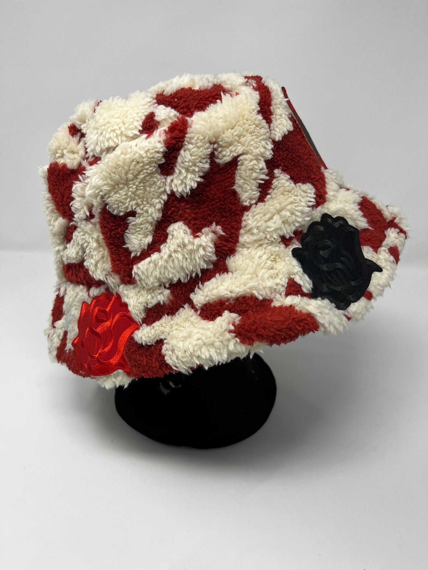 We got us cloud fur bucket (Ivory/Red/Black)