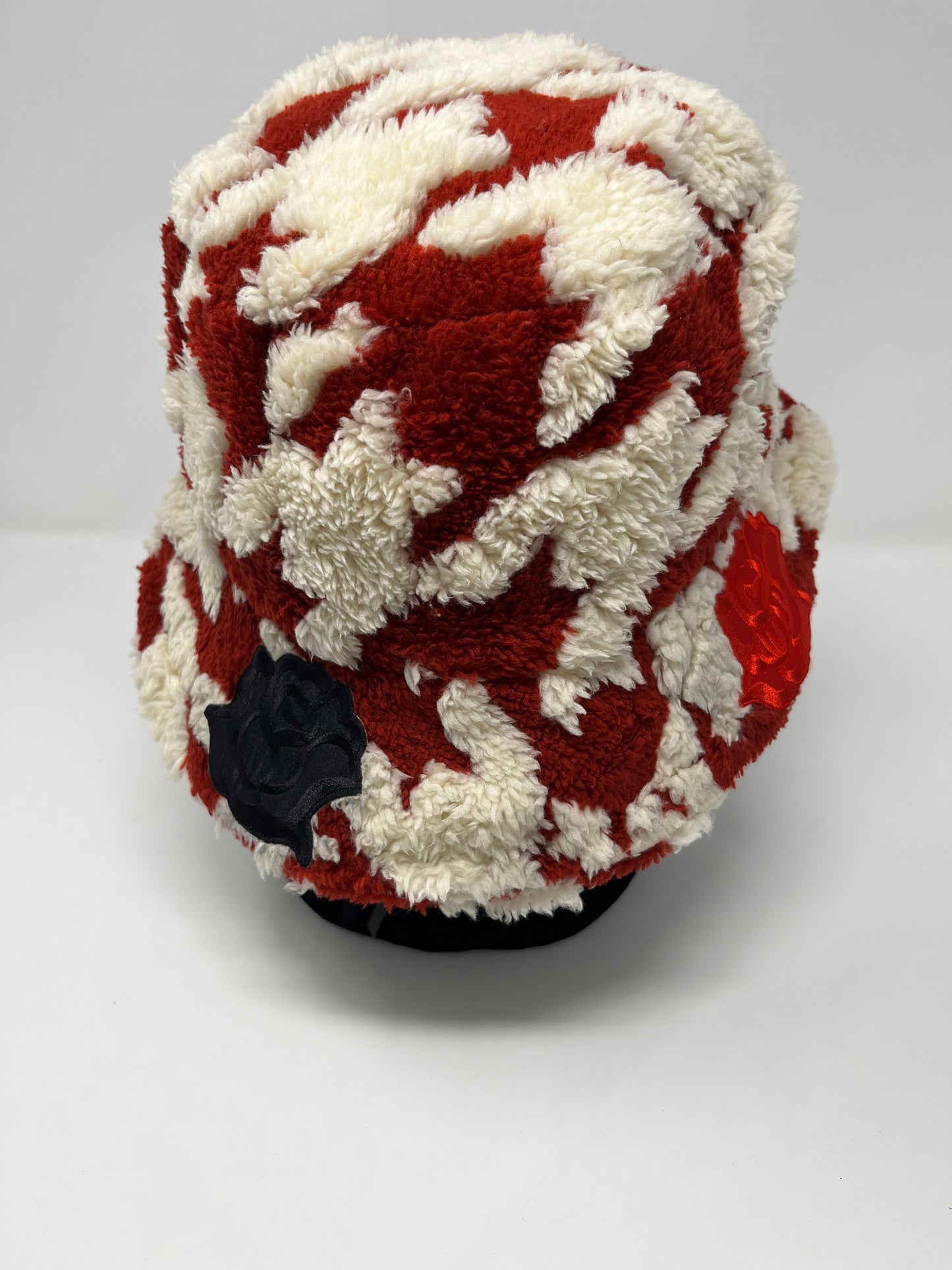 We got us cloud fur bucket (Ivory/Red/Black)