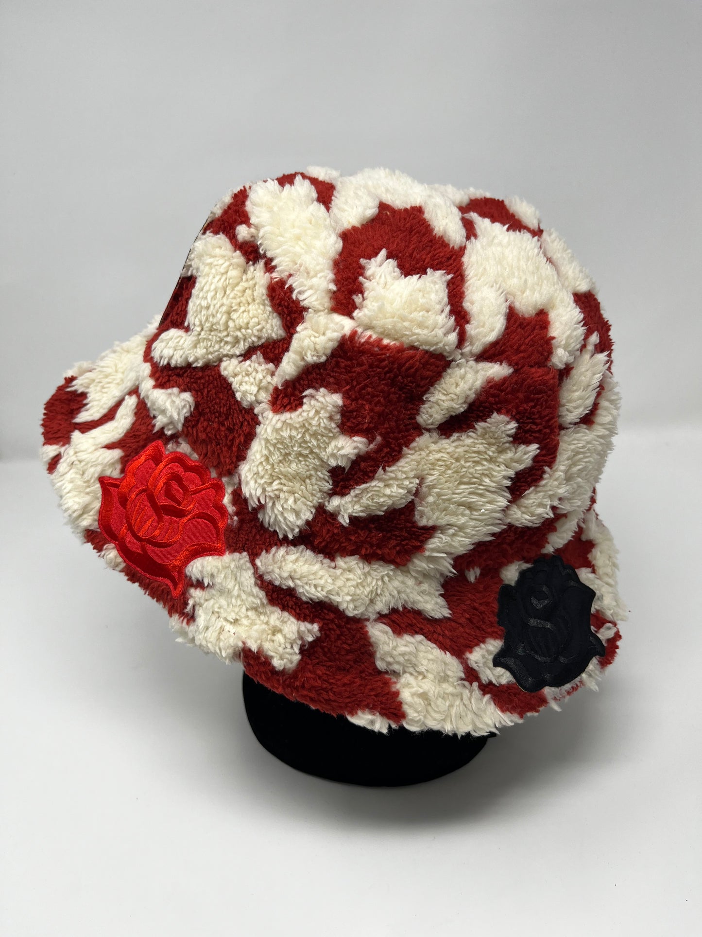 We got us cloud fur bucket (Ivory/Red/Black)