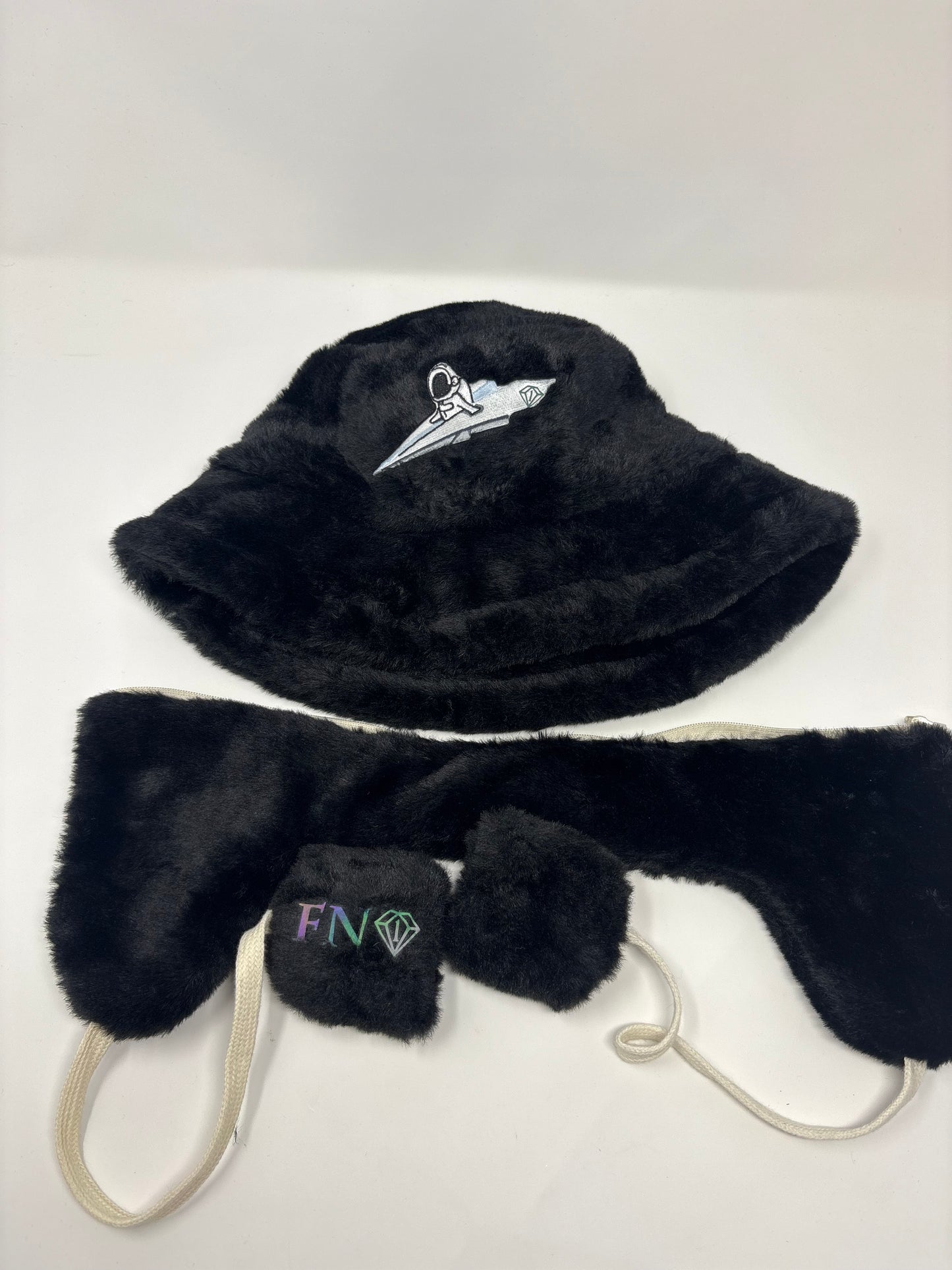 “Paper Traveler” cozy plush bucket W removable earmuffs