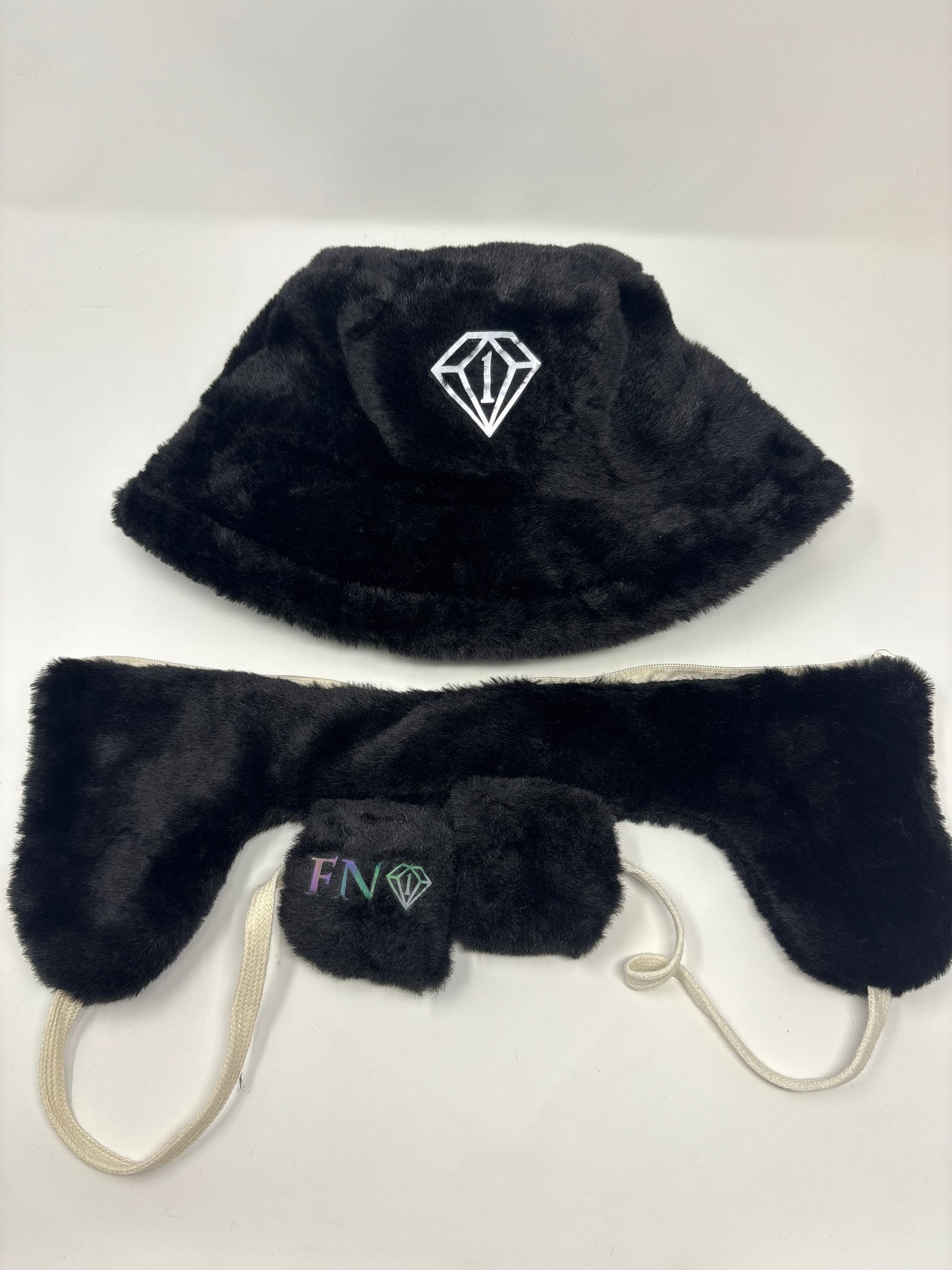 “Paper Traveler” cozy plush bucket W removable earmuffs