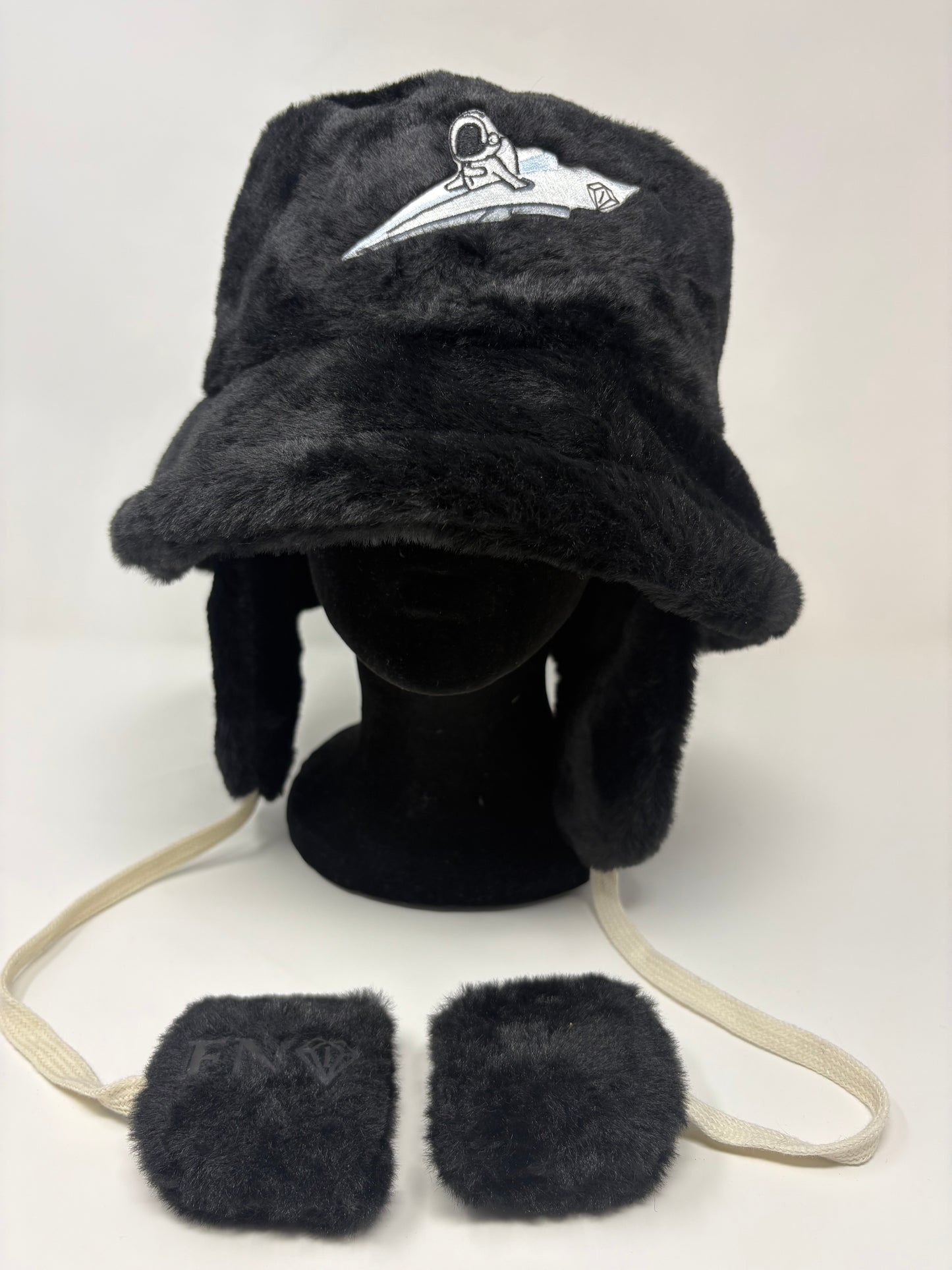 “Paper Traveler” cozy plush bucket W removable earmuffs