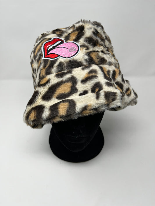 Fearless lick leopard fur bucket