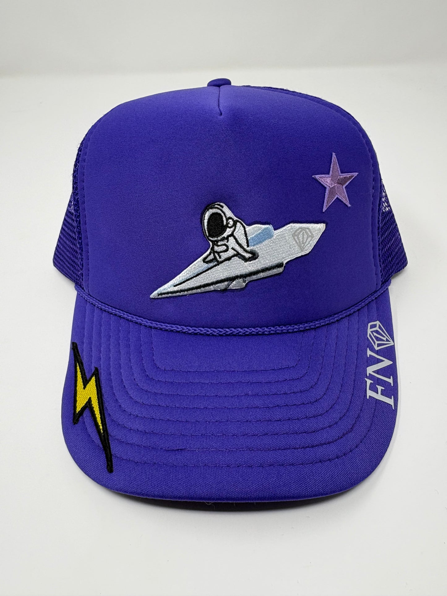 Paper traveler trucker hat ( purple)