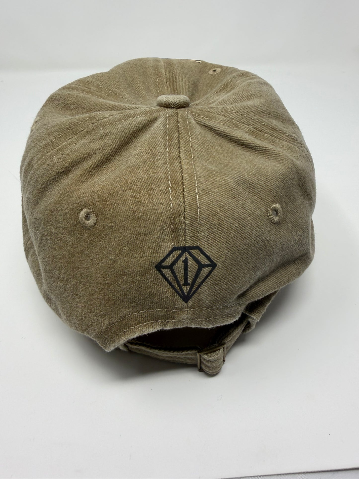 “All Eyes on me” dad Hat (Beige)