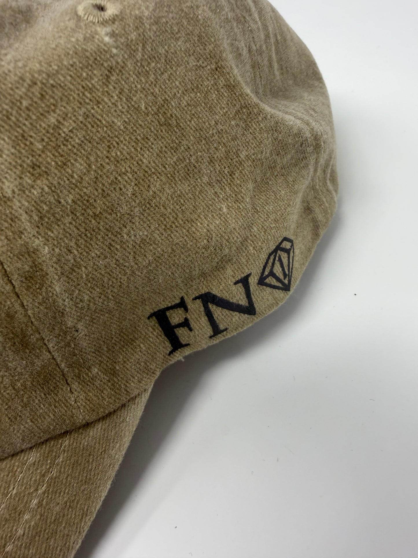 “All Eyes on me” dad Hat (Beige)