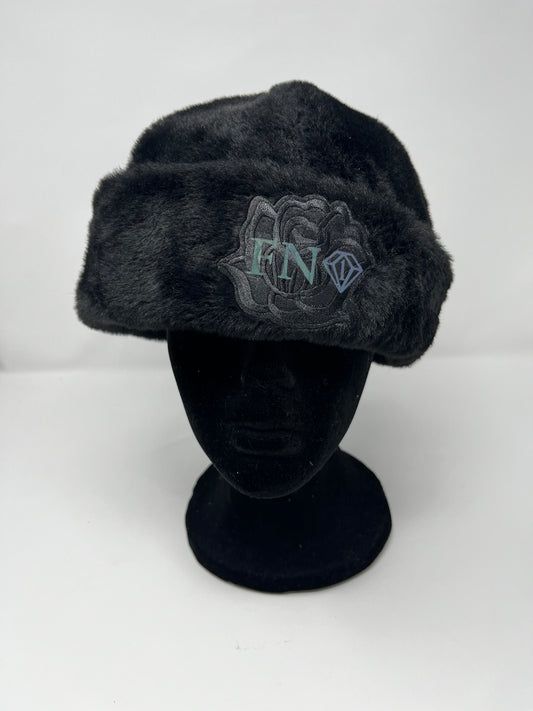 International Fur bucket (black)