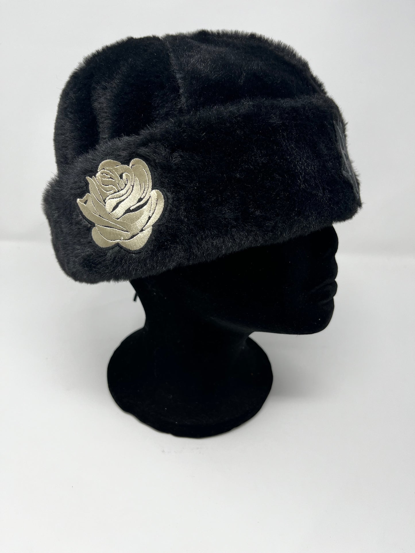 International Fur bucket (black)