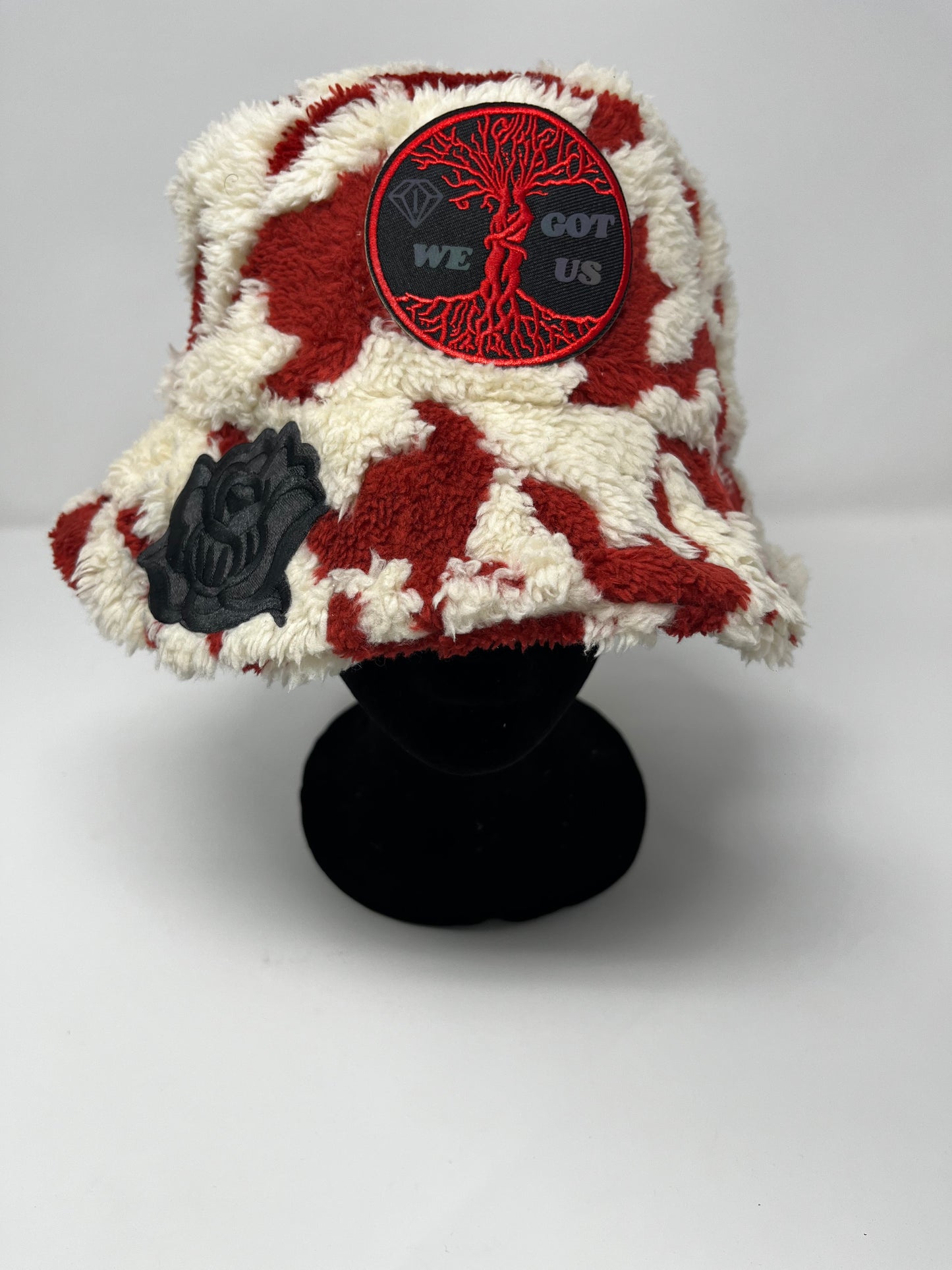 We got us cloud fur bucket (Ivory/Red/Black)