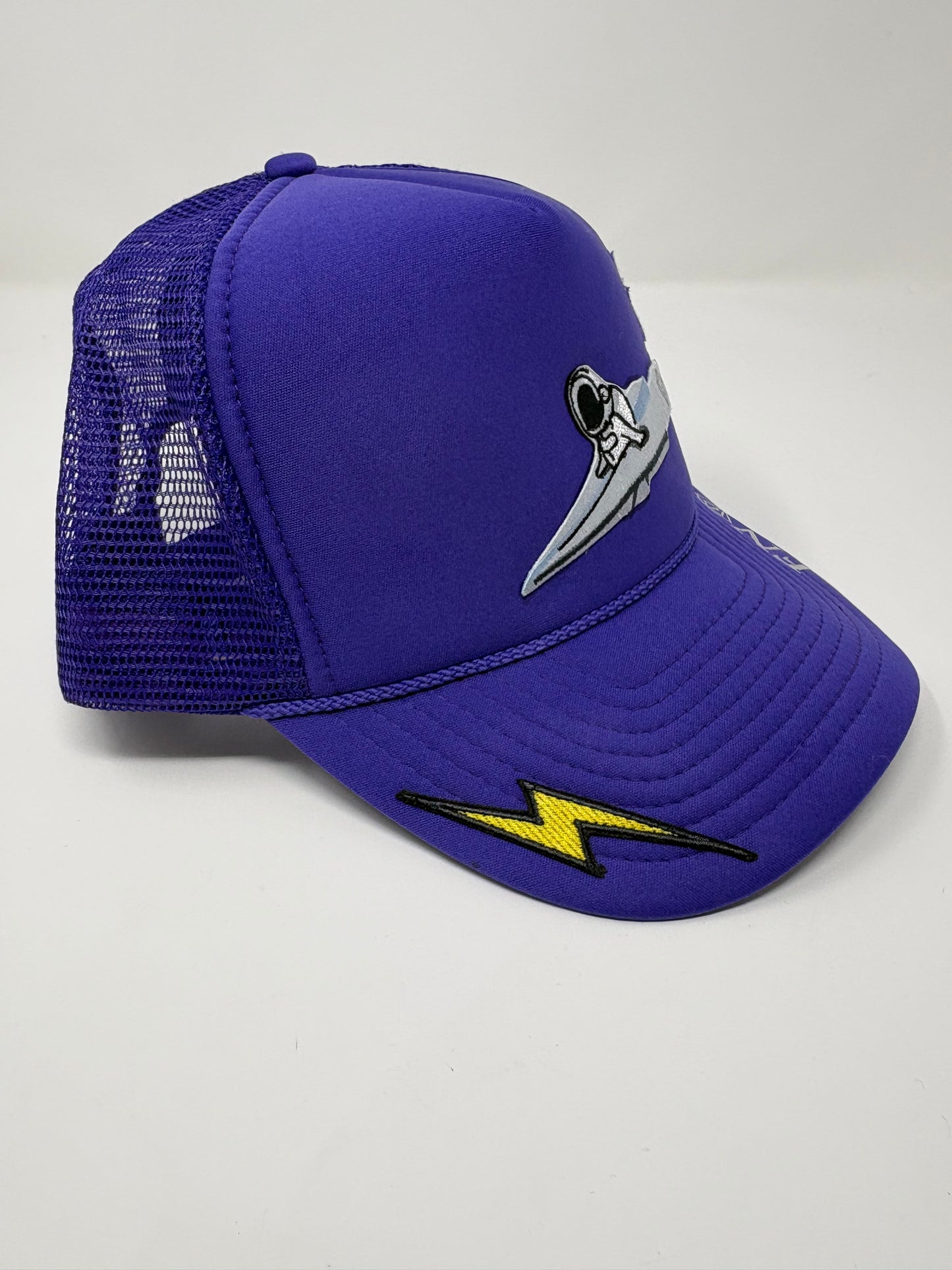 Paper traveler trucker hat ( purple)