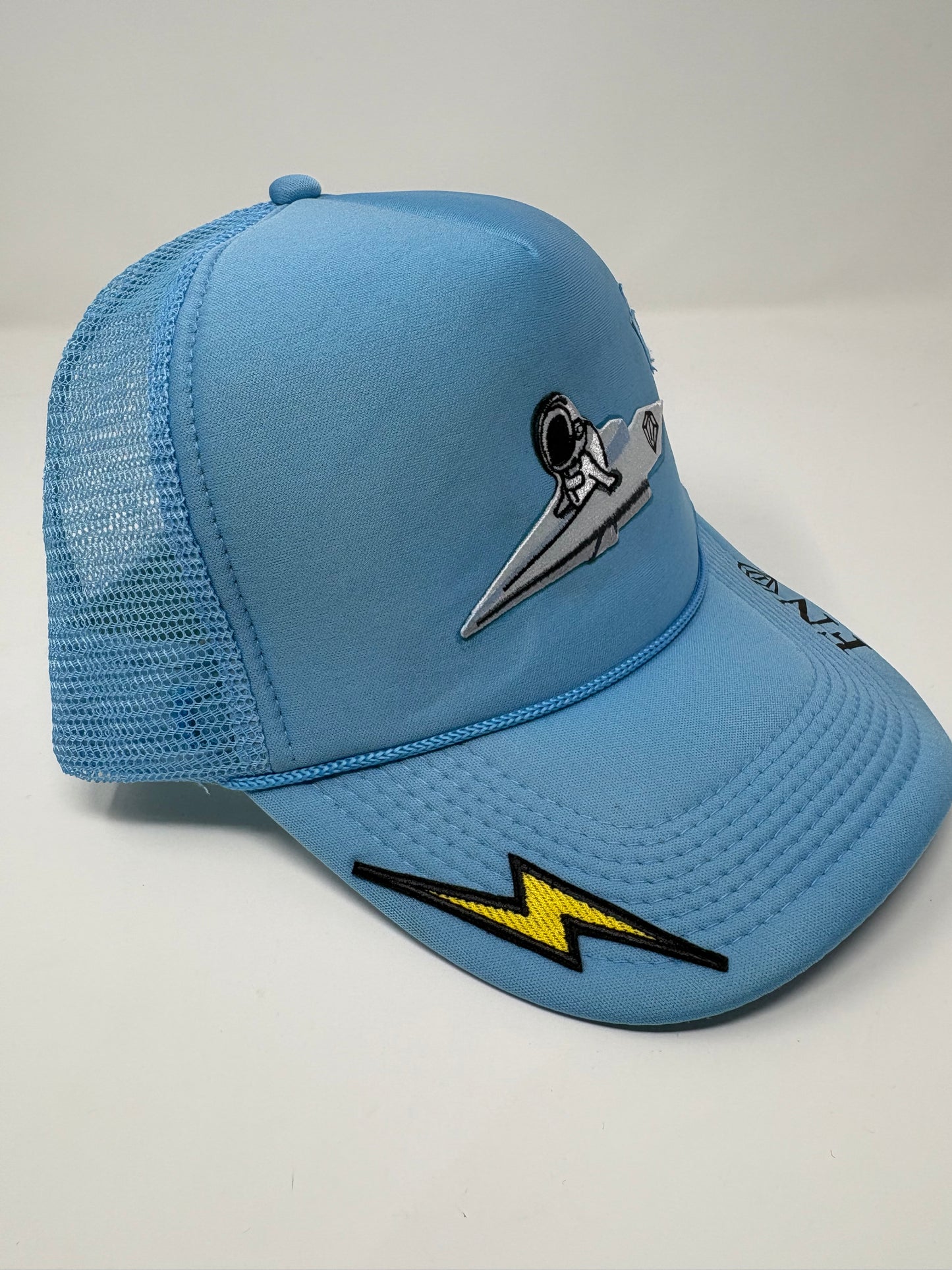 Paper traveler trucker hat ( sky blue )