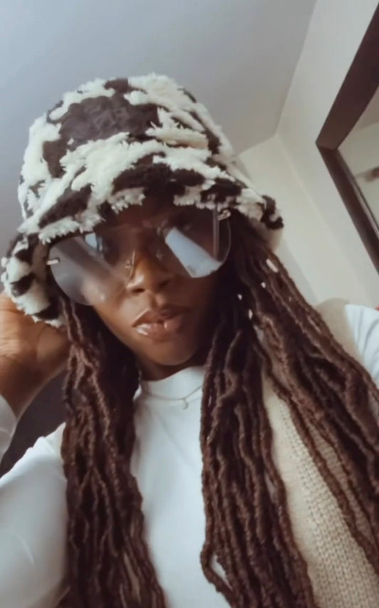 Clouds & Roses cozy plush bucket (blk)