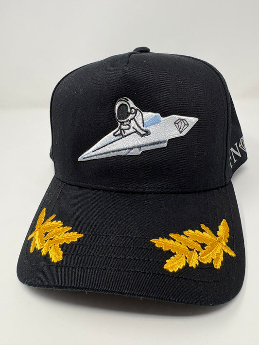 Paper Traveler Snapback – Elite Captain Edition |