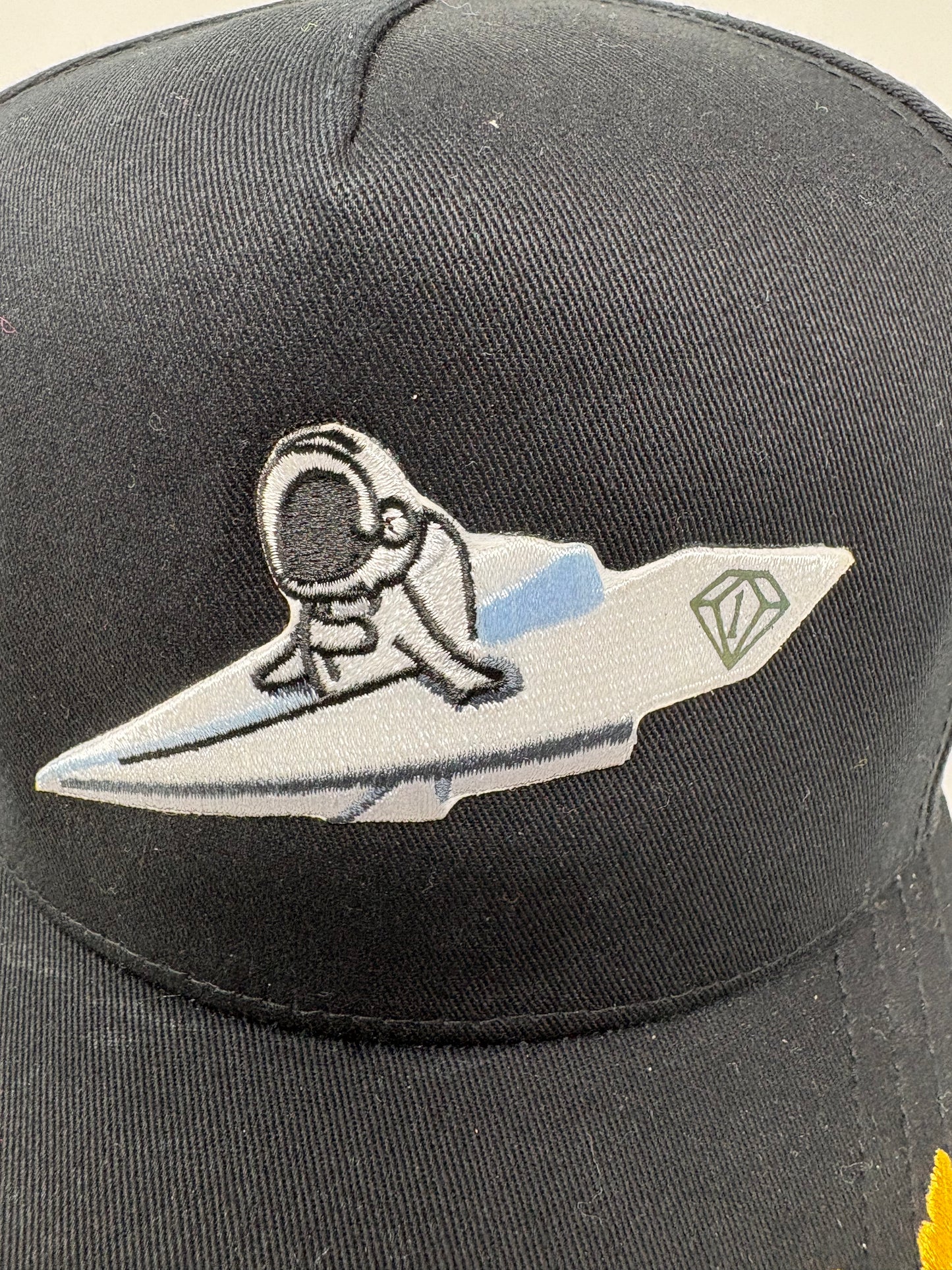 Paper Traveler Snapback – Elite Captain Edition |