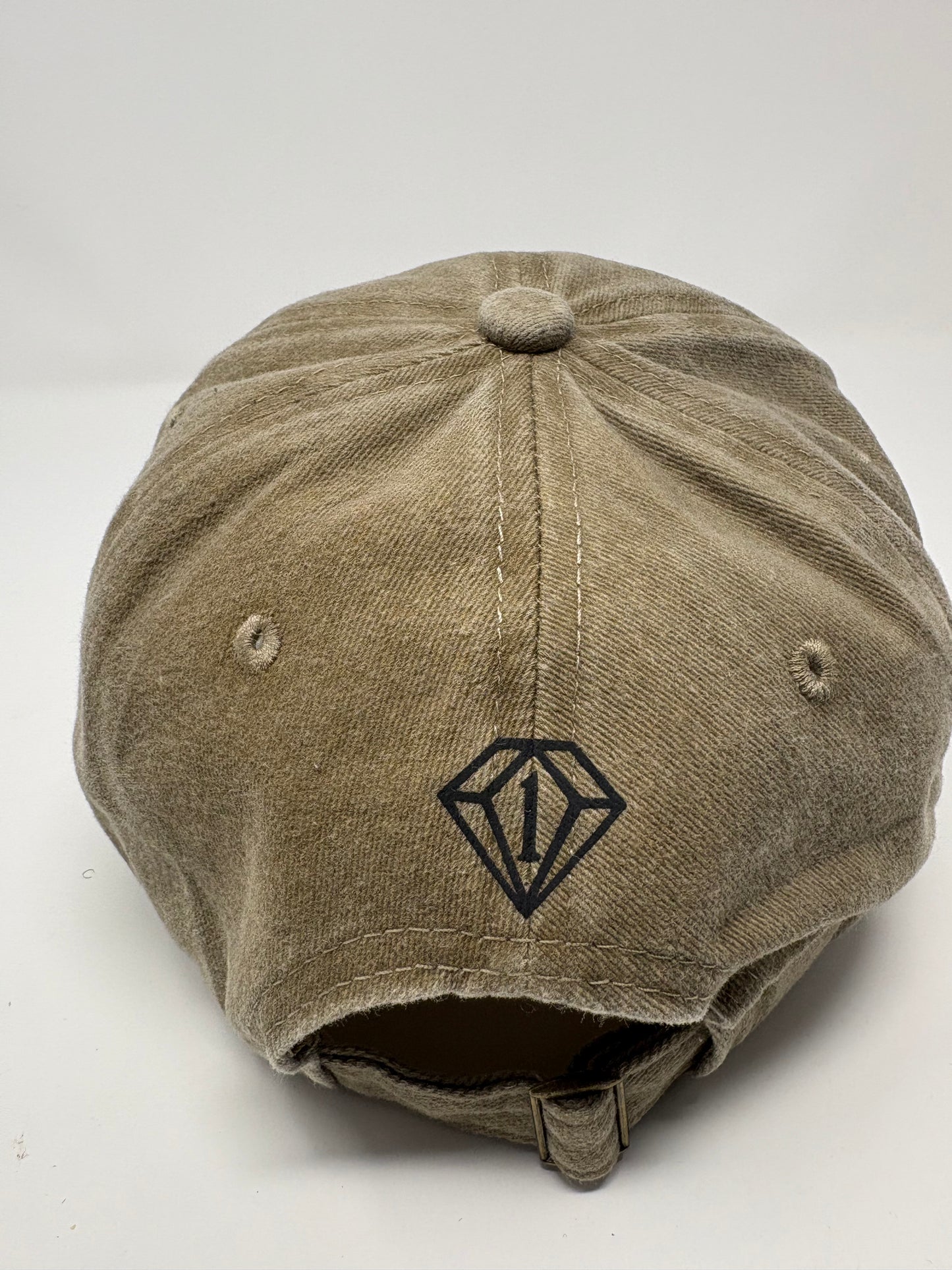 “All Eyes on me” dad Hat (Beige)