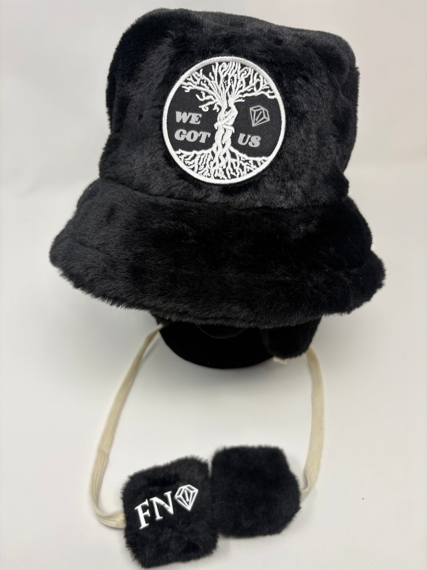 “We got us” cozy plush bucket hat w removable earmuffs (blk)