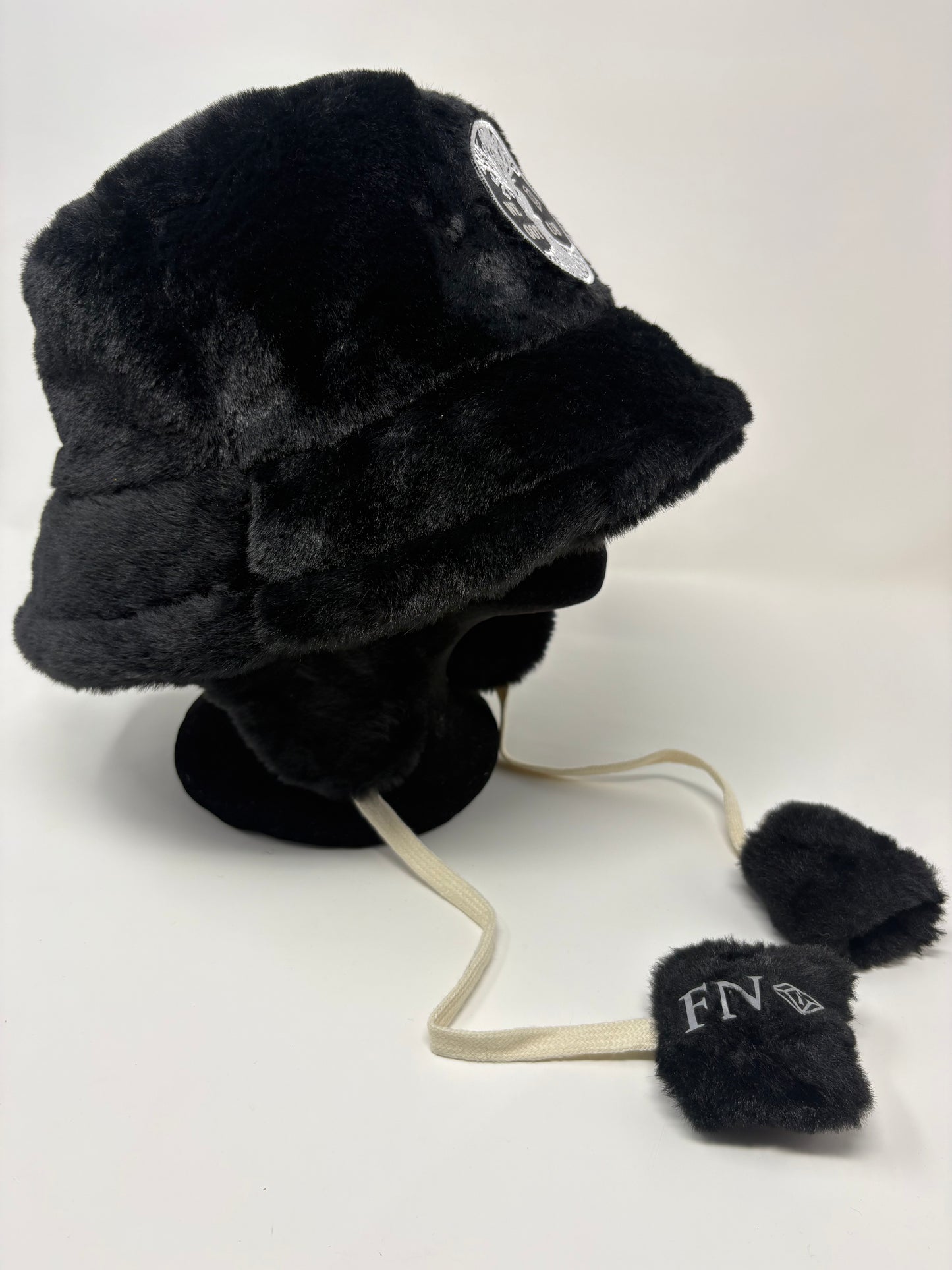 “We got us” cozy plush bucket hat w removable earmuffs (blk)