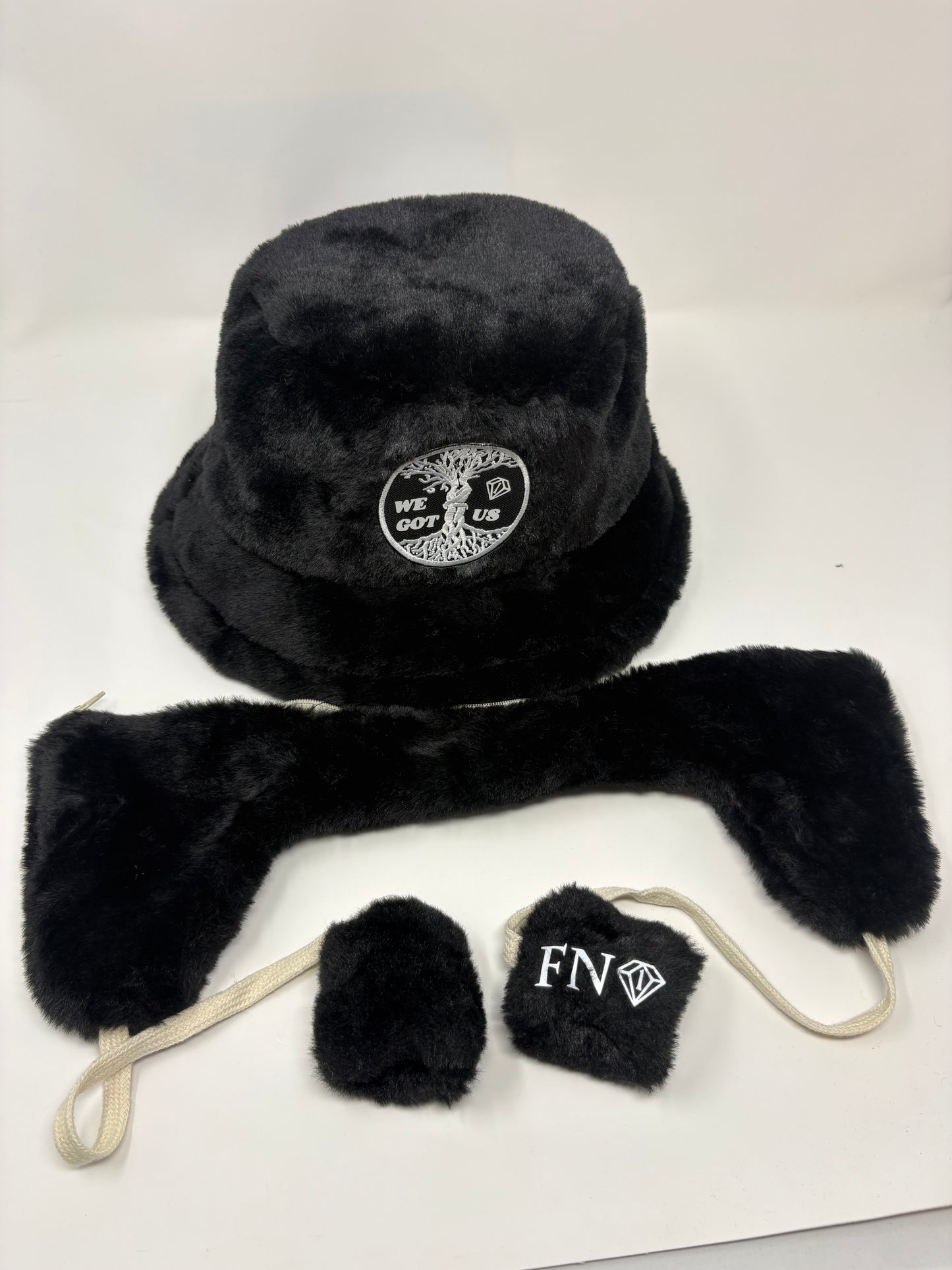 “We got us” cozy plush bucket hat w removable earmuffs (blk)